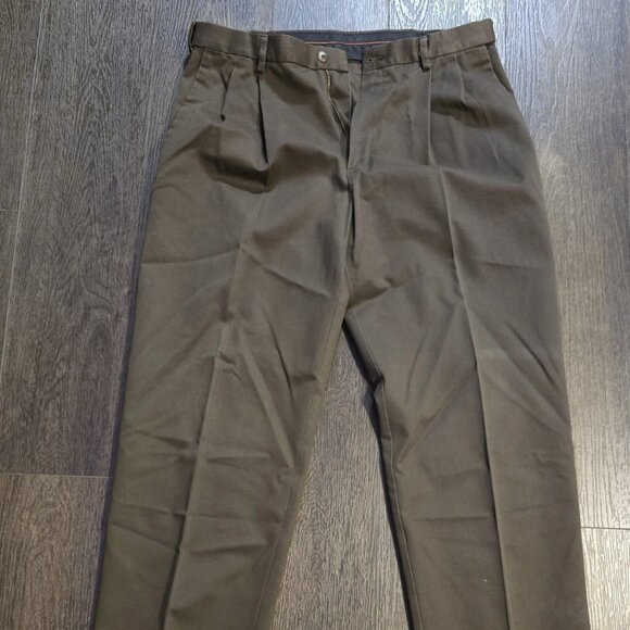 Haggar Other - Haggar Men's Brown Pleated Dress Pants 34x32